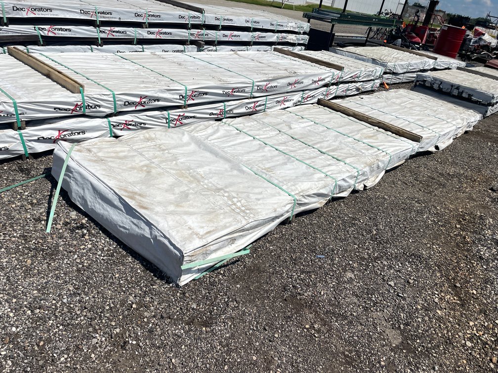 (1) 16' Bundle of 1"x 6"x16' Deckorators Trailhead Canyon Slotted Composite Deck Boards