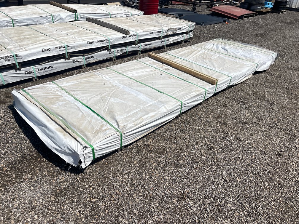 (1) 12' Bundle of 1"x 6"x12' Deckorators Trailhead Canyon Slotted Composite Deck Boards
