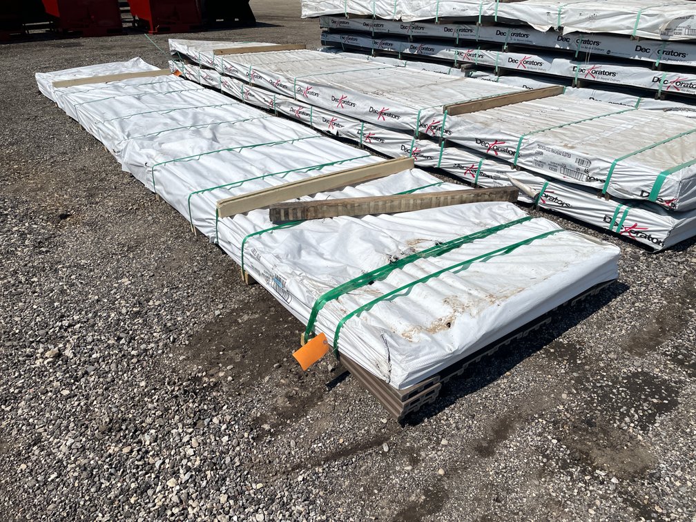 (1) 20' Bundle of 1"x 6"x 20' Deckorators Brown Slotted Composite Deck Boards