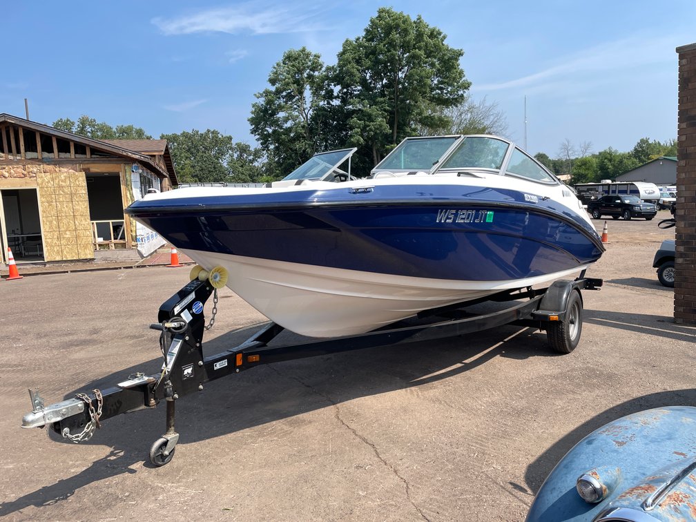 2013 Yamaha SX190 19' Jet Boat with Trailer (Title in Delay)