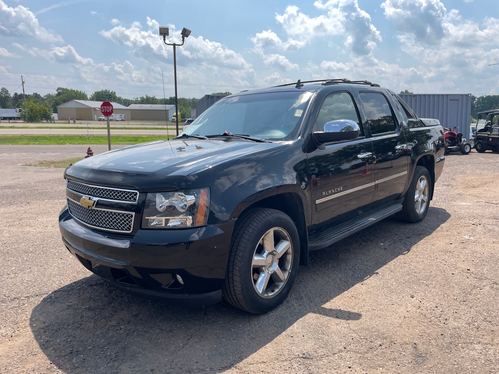 2013 Chevrolet Black Diamond Avalanche (Sells with Title)