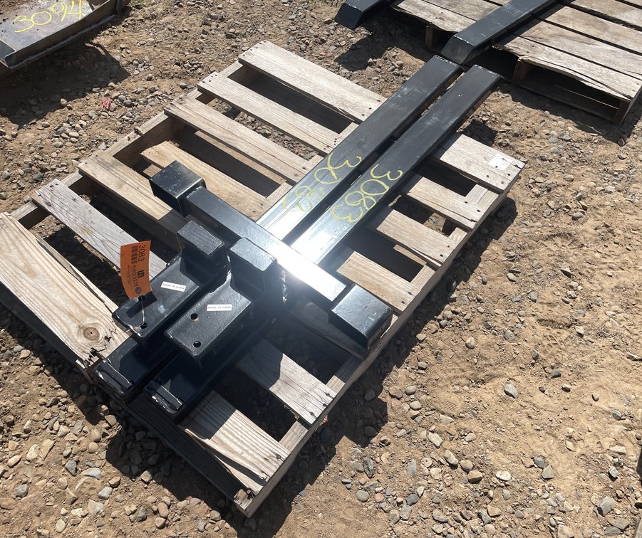 Unused 2025 Wolverine Adjustable Clip-on Pallet Forks