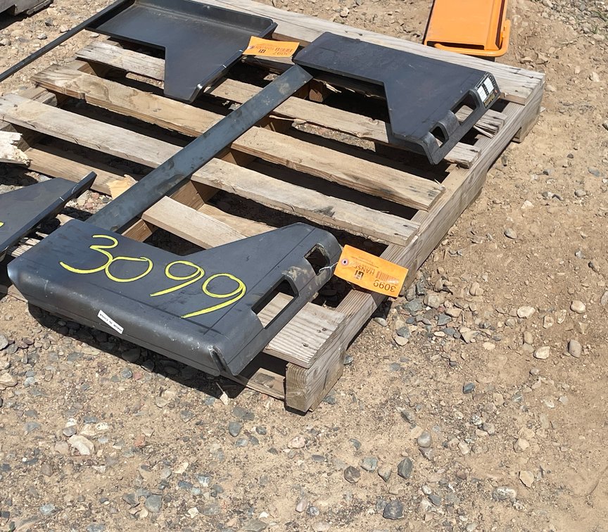 Unused 2025 Wolverine Quick Tach Cut Out Mount Plate