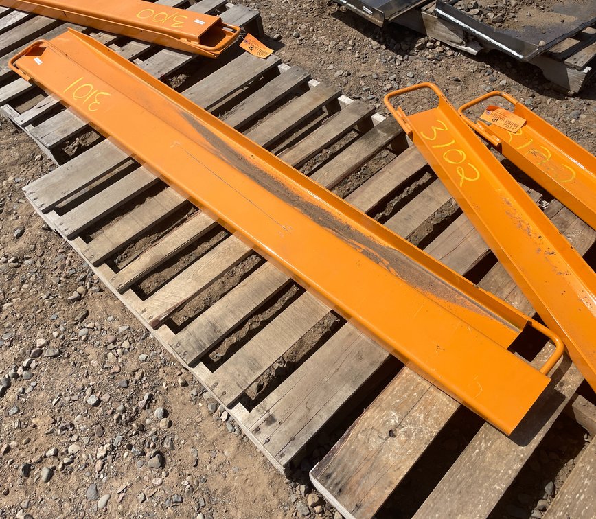 Unused 2025 Wolverine Skid Steer Pallet Fork Extensions
