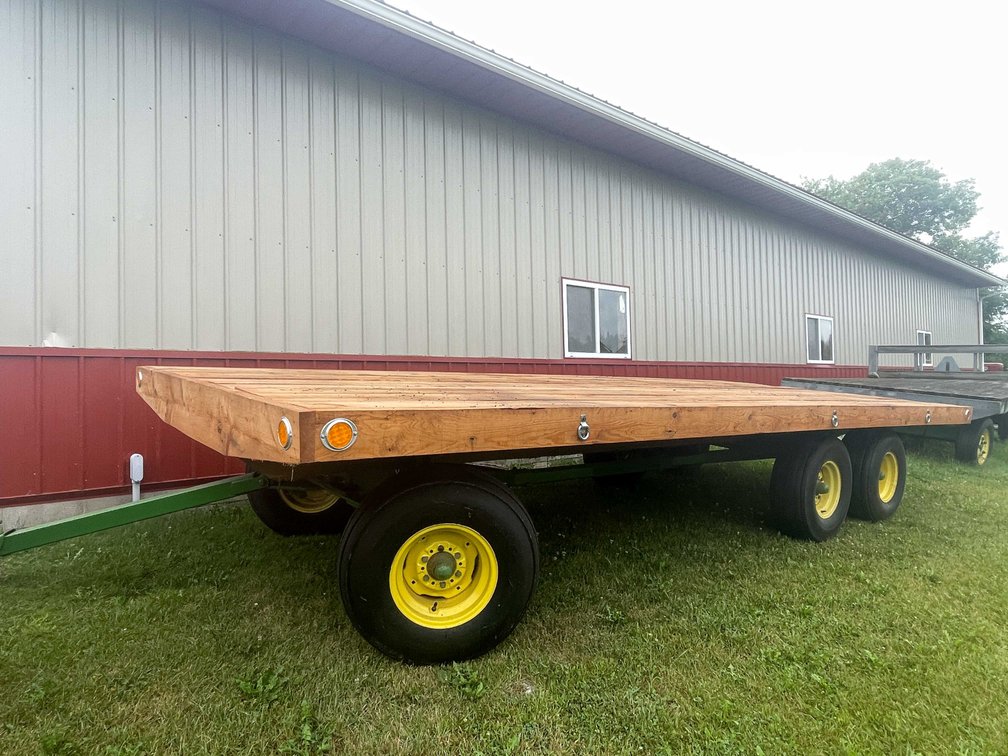 John Deere 1275 Trailer