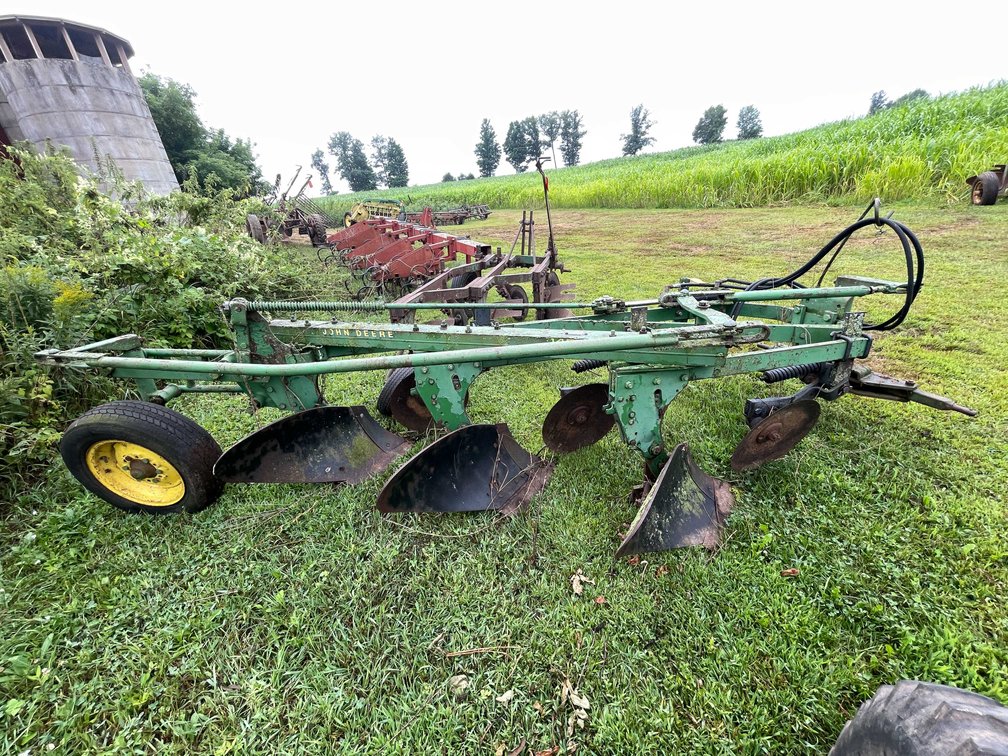 John Deere, Moldboard Plow