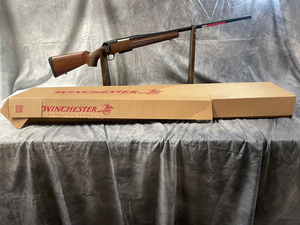 Winchester XPR Sporter  300 WSM Bolt Action Rifle, SN: PT10006YW357