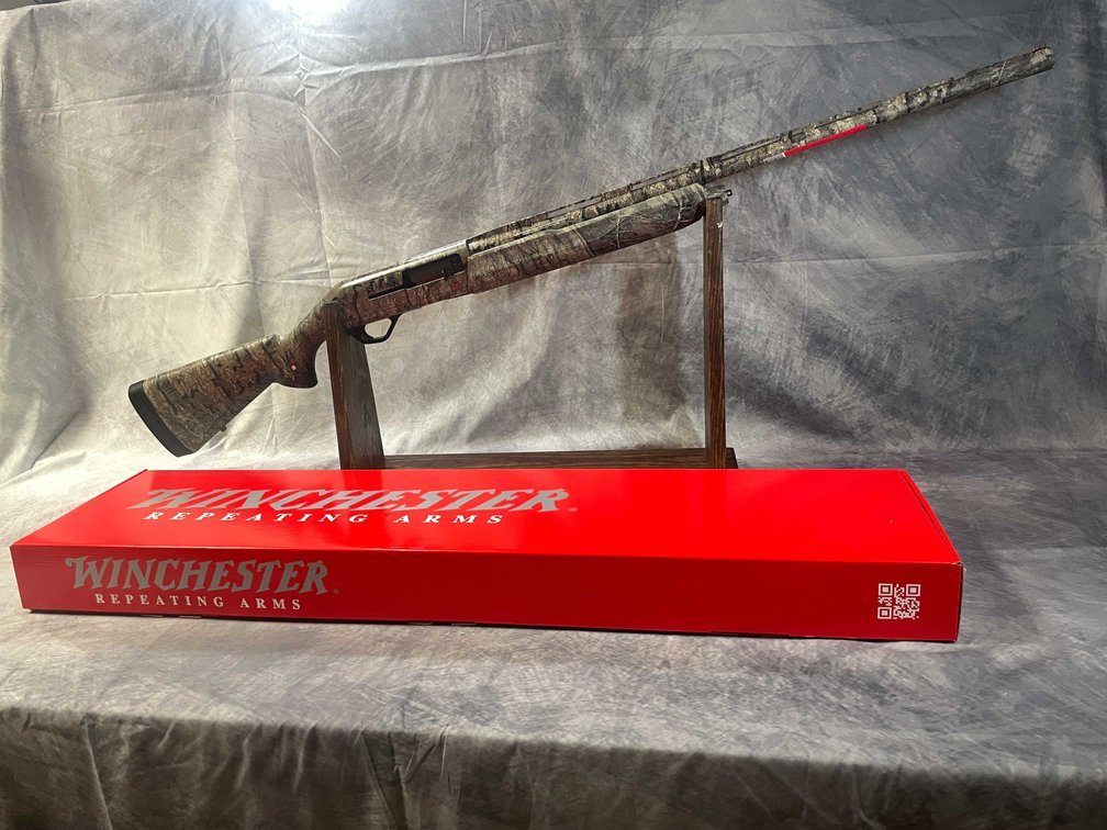 Winchester SX4 12 Ga. Semi-Auto Shotgun, SN: PT19457W11K