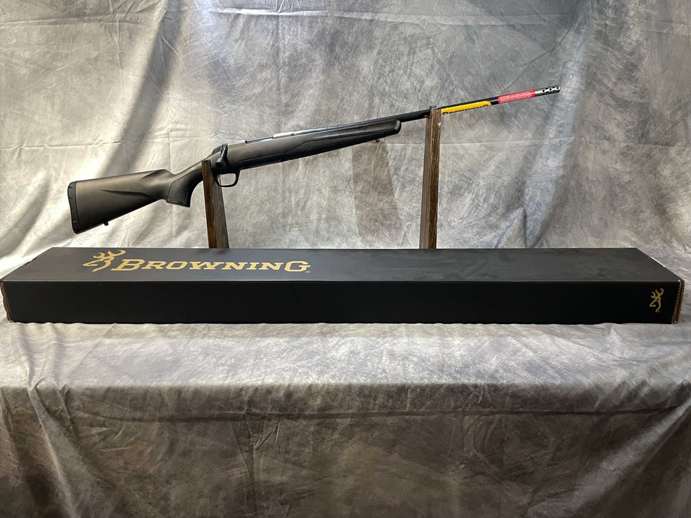 Browning  X-Bolt Hunter  243 WIN Bolt Action Rifle, SN: 24668YW354