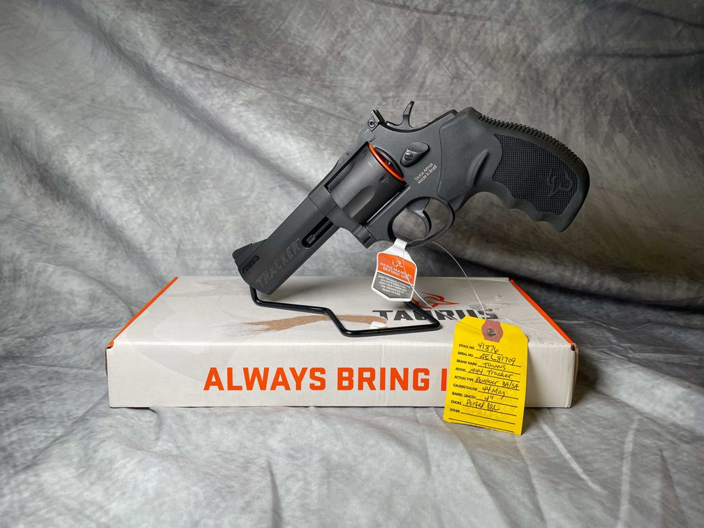 Taurus M44 Tracker 44 REM MAG Revolver, SN: AEL817409
