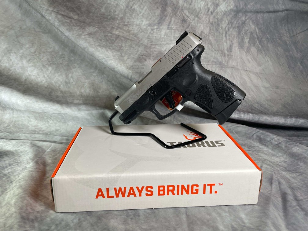 Taurus G2C 40 S&W Pistol, SN: AGC106105