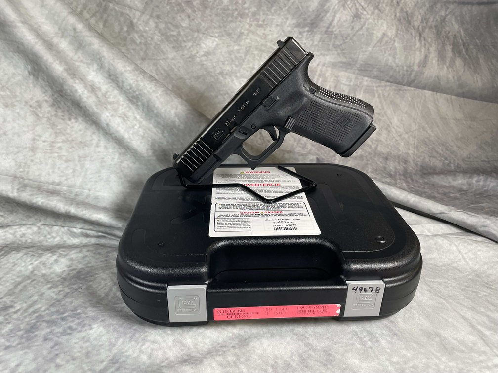 Glock 19 Gen 5 9mm Luger Semi-Auto Pistol, SN: CESF245