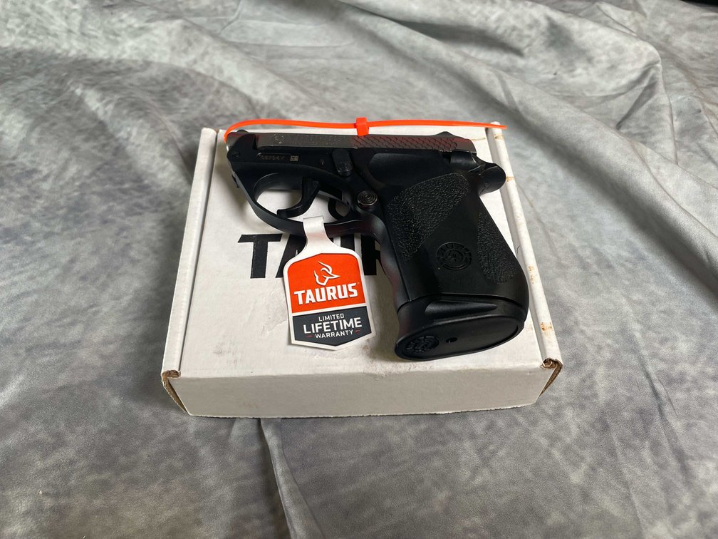 Taurus PT22 22 LR Pistol, SN: 06704Y