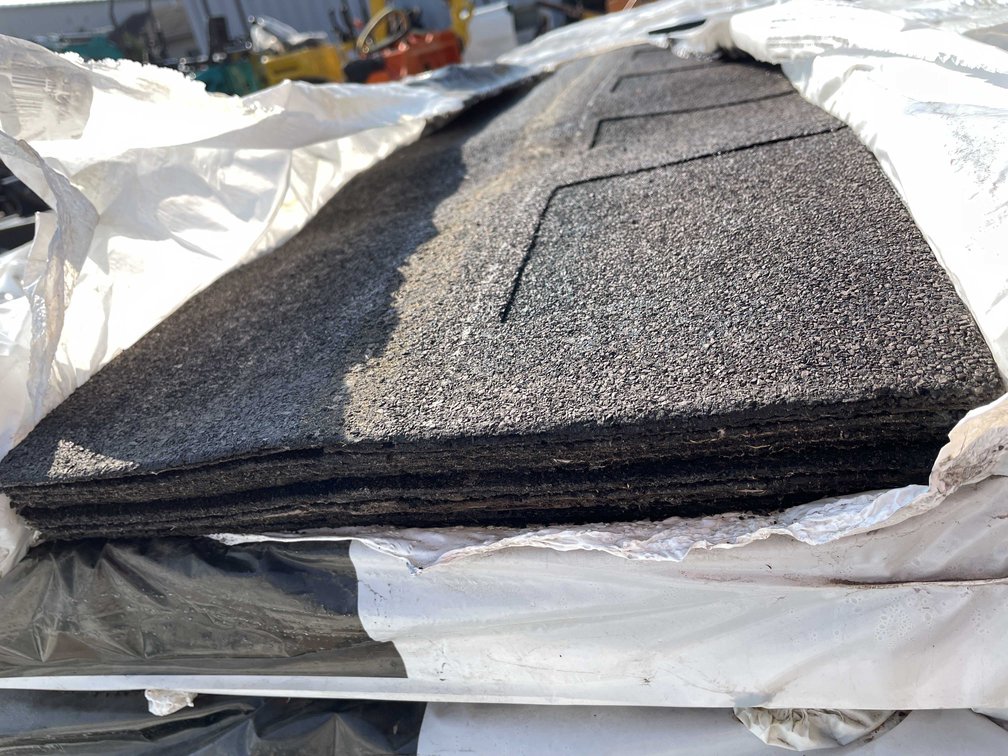 (48) Bundles - BP Mystique 42, Color CLASSIC BROWN Fibreglass Roofing Shingles (O7)