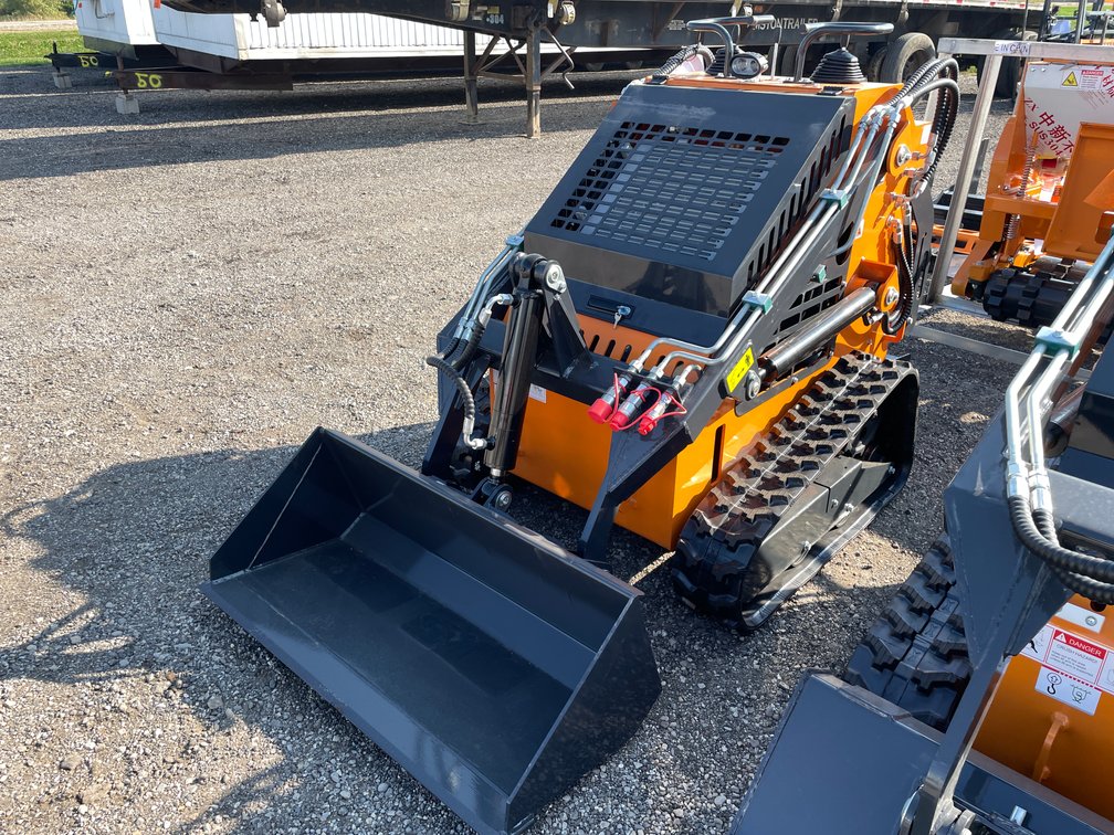 2026 LandHonor LDH-HT380 Mini Tracked Skidsteer