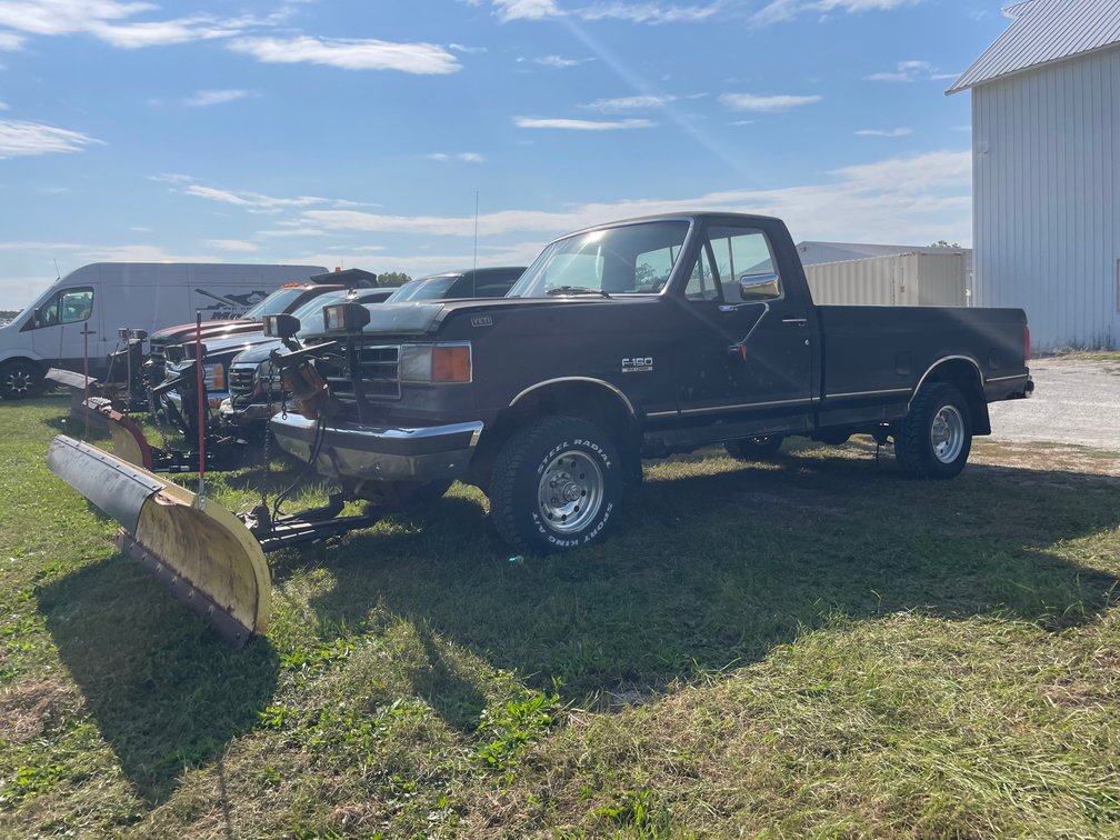 Ford F-150 XLT Lariat Pickup Truck with Plow (No Title)