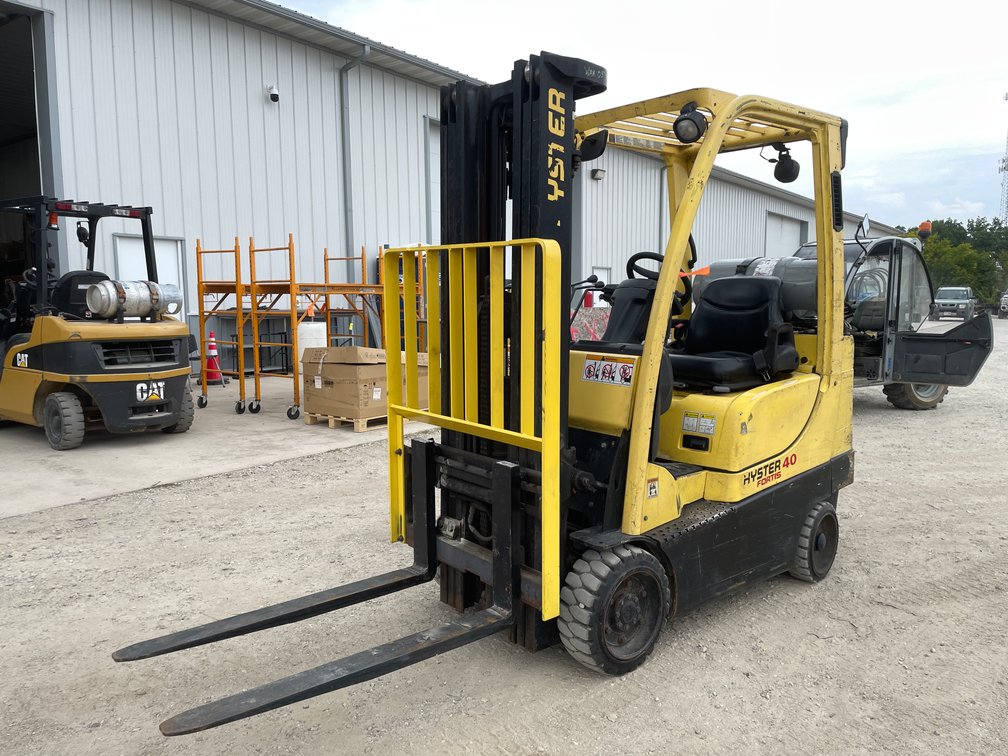 Hyster 40 3,750Lb LP Forklift