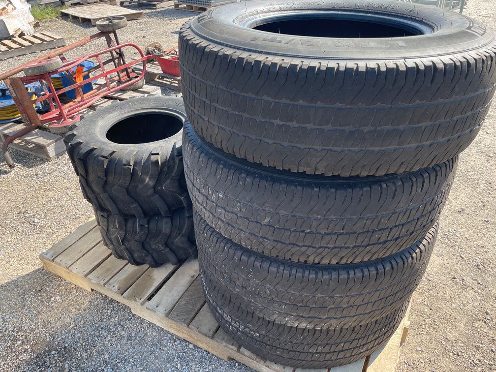 (2) UTV Drive Tires and (4) Tires