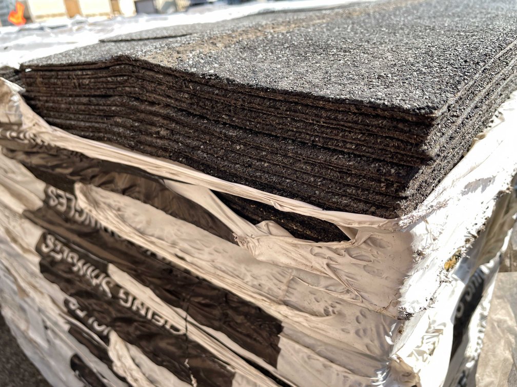 (48) Bundles - BP Mystique 42, Color MORNING MIST Fibreglass Roofing Shingles (O7)