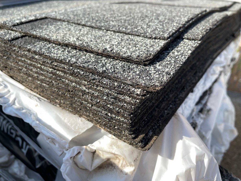 (48) Bundles - BP Mystique 42, Color SLATE GREY Fibreglass Roofing Shingles (O7)