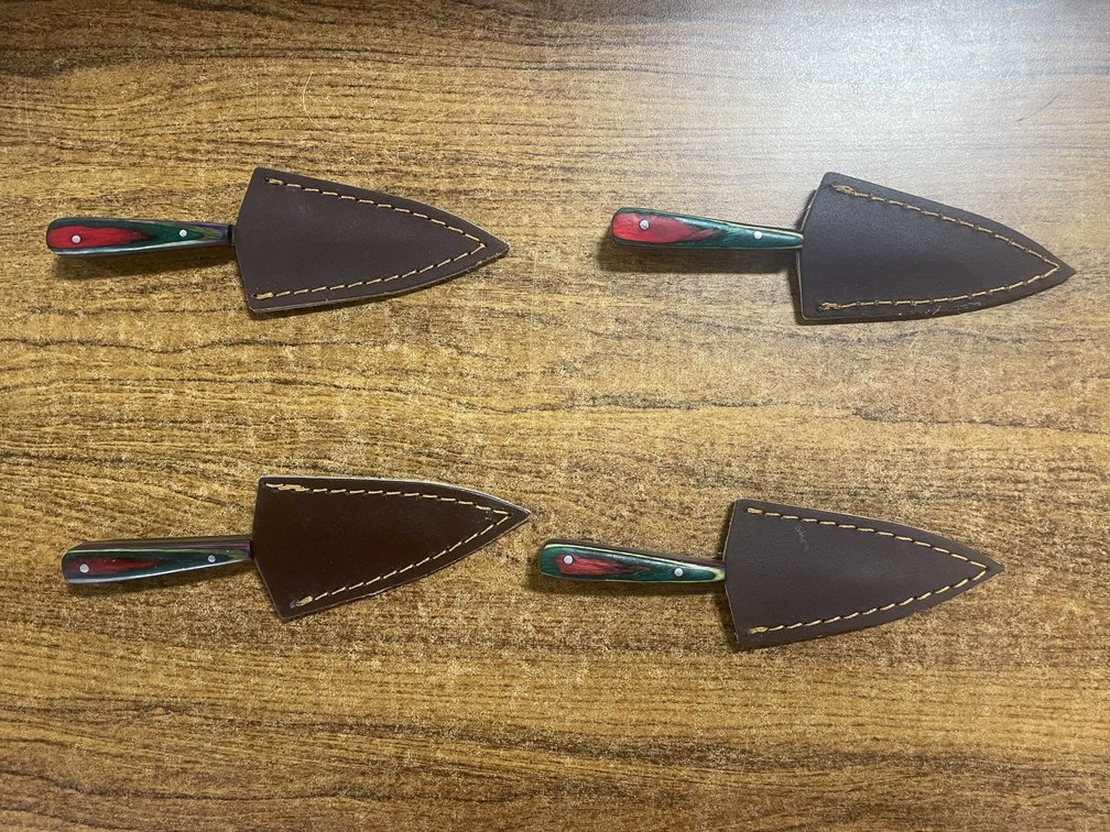 (4) Damascus Steel Daggers (T6)