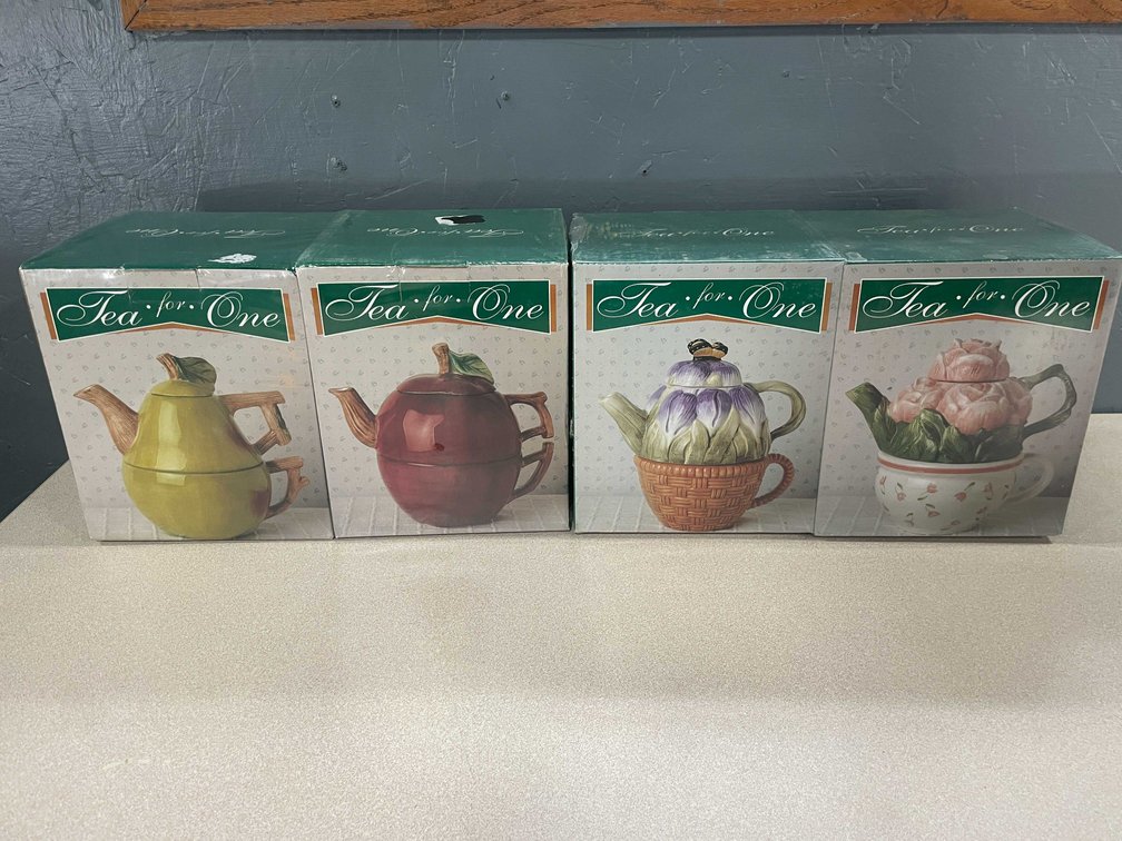 Vintage Tea For One Teapots (T6)