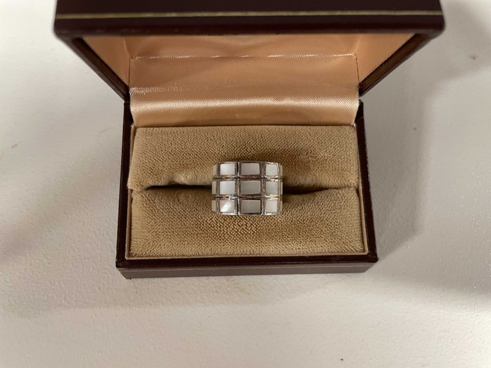 Vintage Sterling Silver Ring With Mother Of Pearl Inlay (FR1)