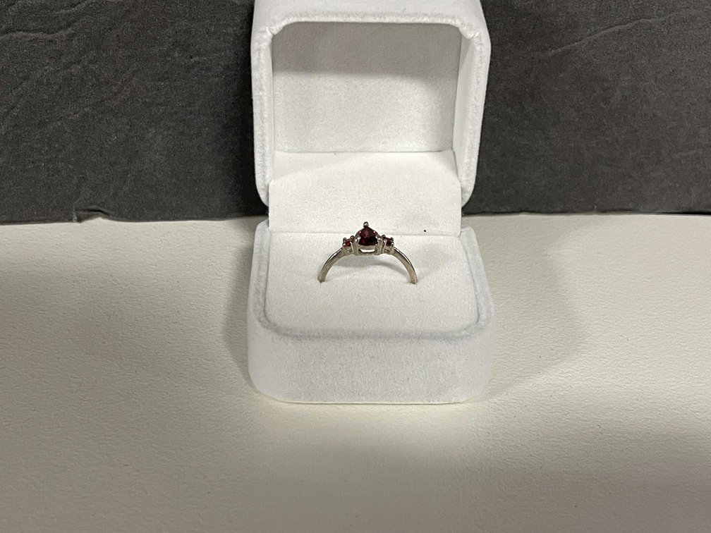 Vintage Sterling Silver Ring Teardrop Garnet (FR1)