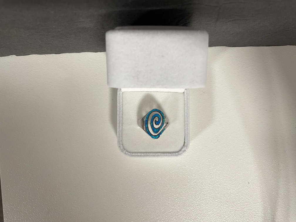 Vintage Sterling Silver Ring Blue Twirl Fire Opal (FR1)