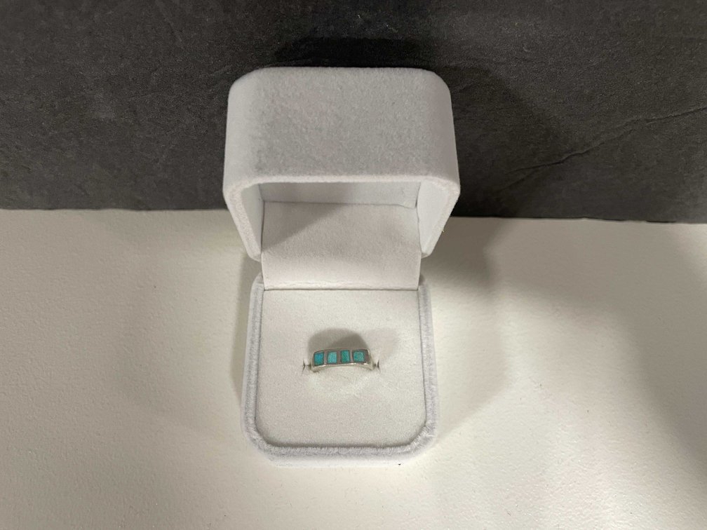 Vintage Sterling Silver Ring Native Turquoise Inlay (FR1)