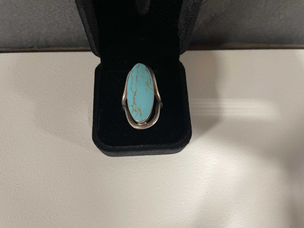 Vintage Sterling Silver Ring With Massive Turquoise (FR1)