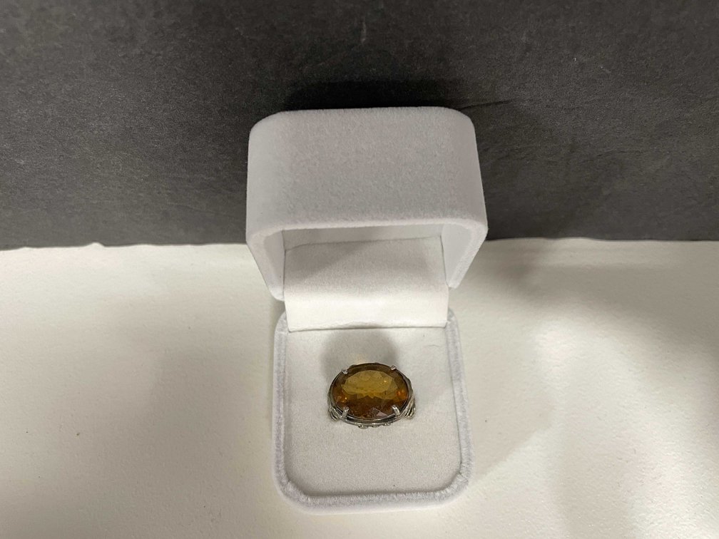 Vintage Sterling Silver Ring With Citrine (FR1)