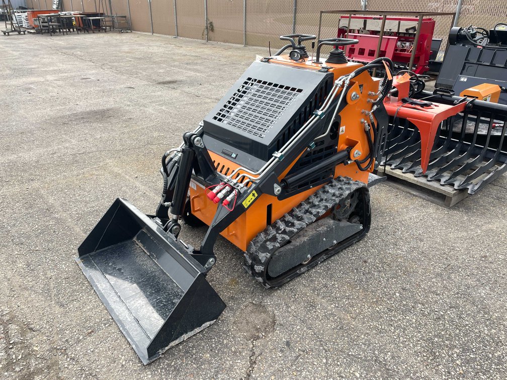Unused 2025, Arteer Mini Skid Steer (O11)