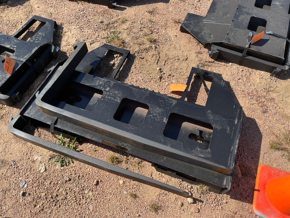 Universal Pallet Fork Attachment