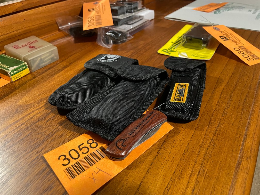 (4) Multi-Purpose Pocket Knives