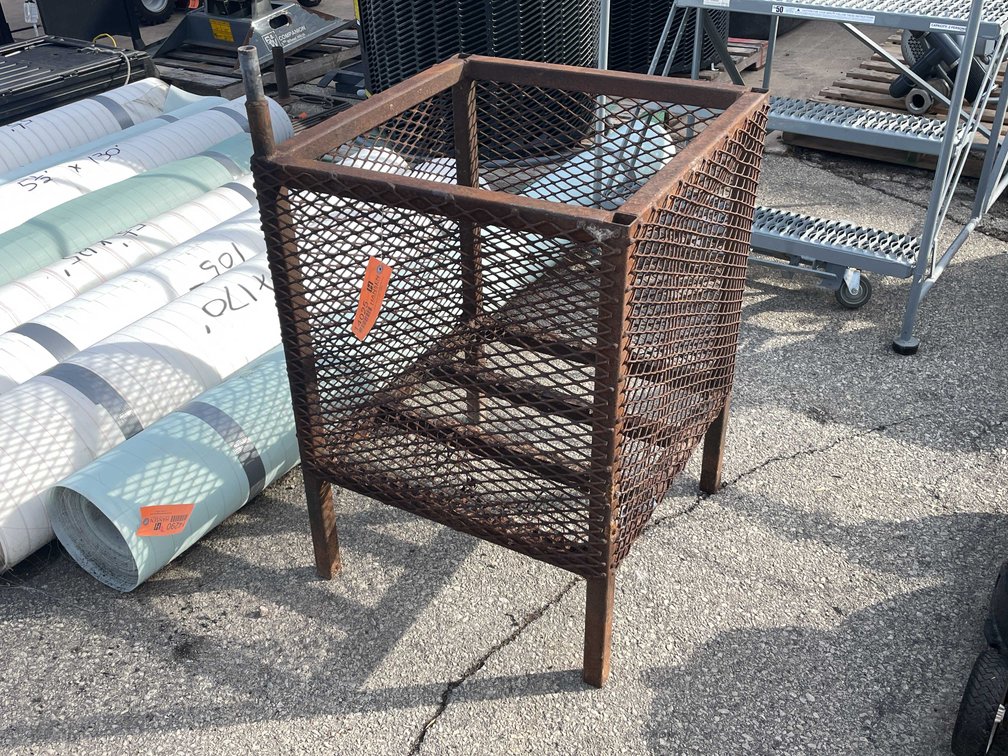 Metal Crate (O3)