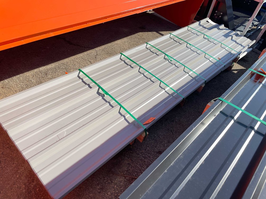 (50) 26 Gauge Painted R Panels (O6)
