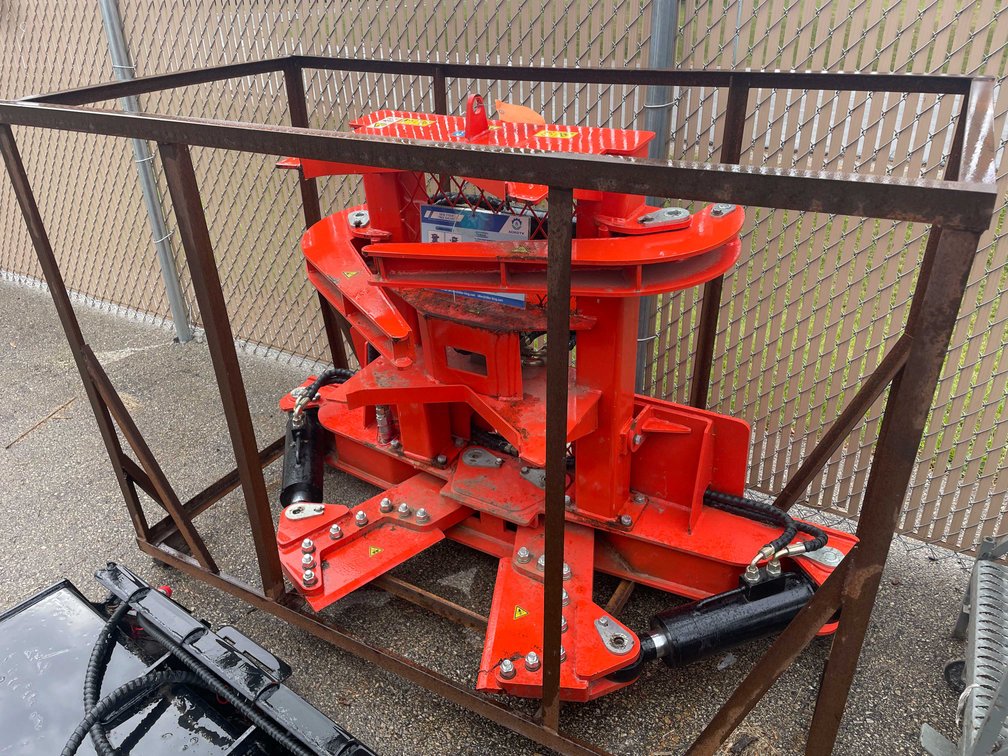 Skid Steer Tree Shears (O10)