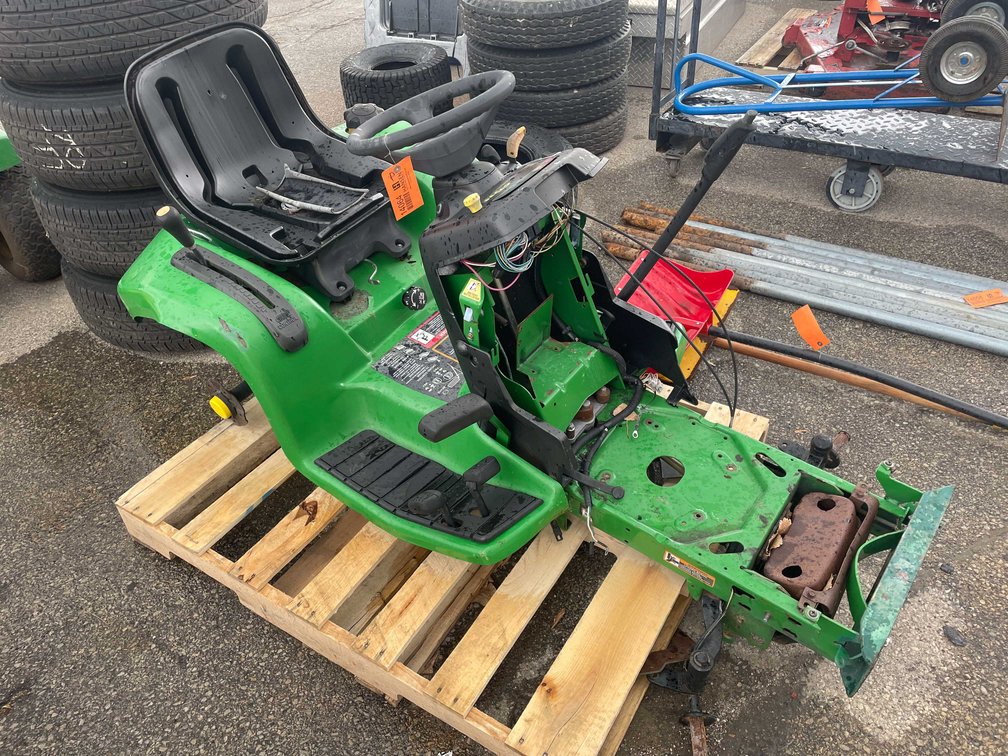 John Deere GT235 (O4)