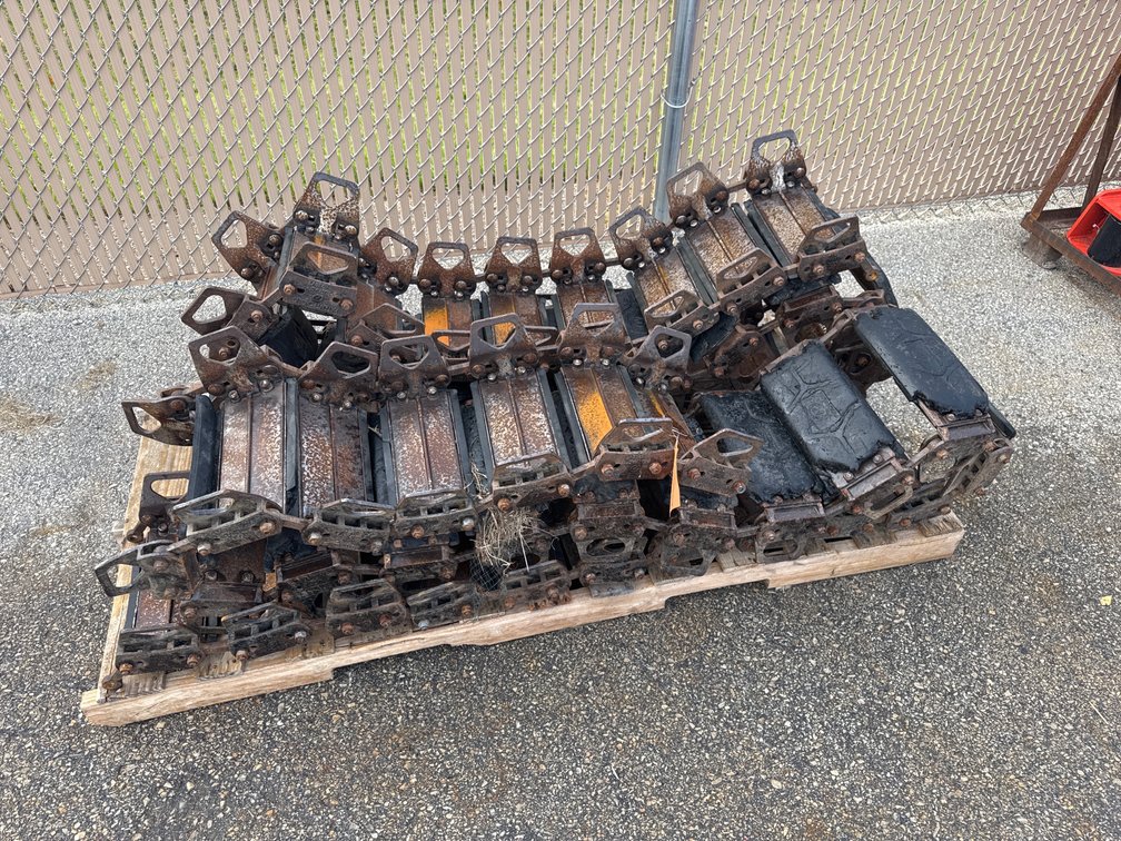 Skid Steer Tracks (O10)