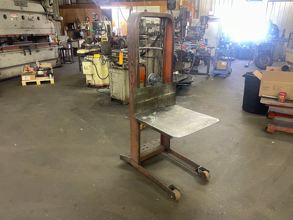 Platform Hydraulic Stacker Lift Truck