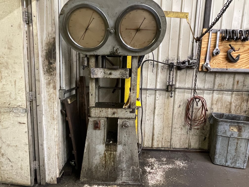 Riehle Universal Hydraulic Testing Machine