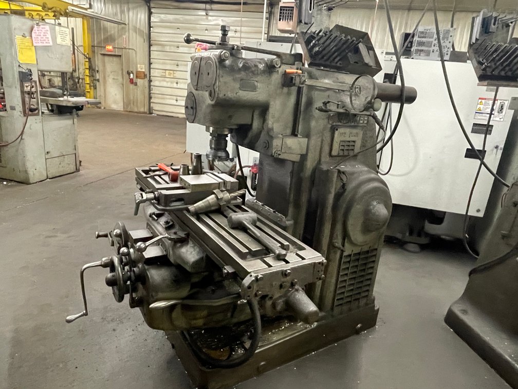 1977 Milwaukee/Kearney & Trecker Vertical/Horizontal Mill