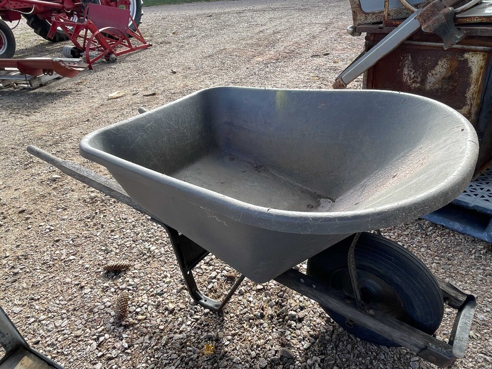 True Temper Wheelbarrow 