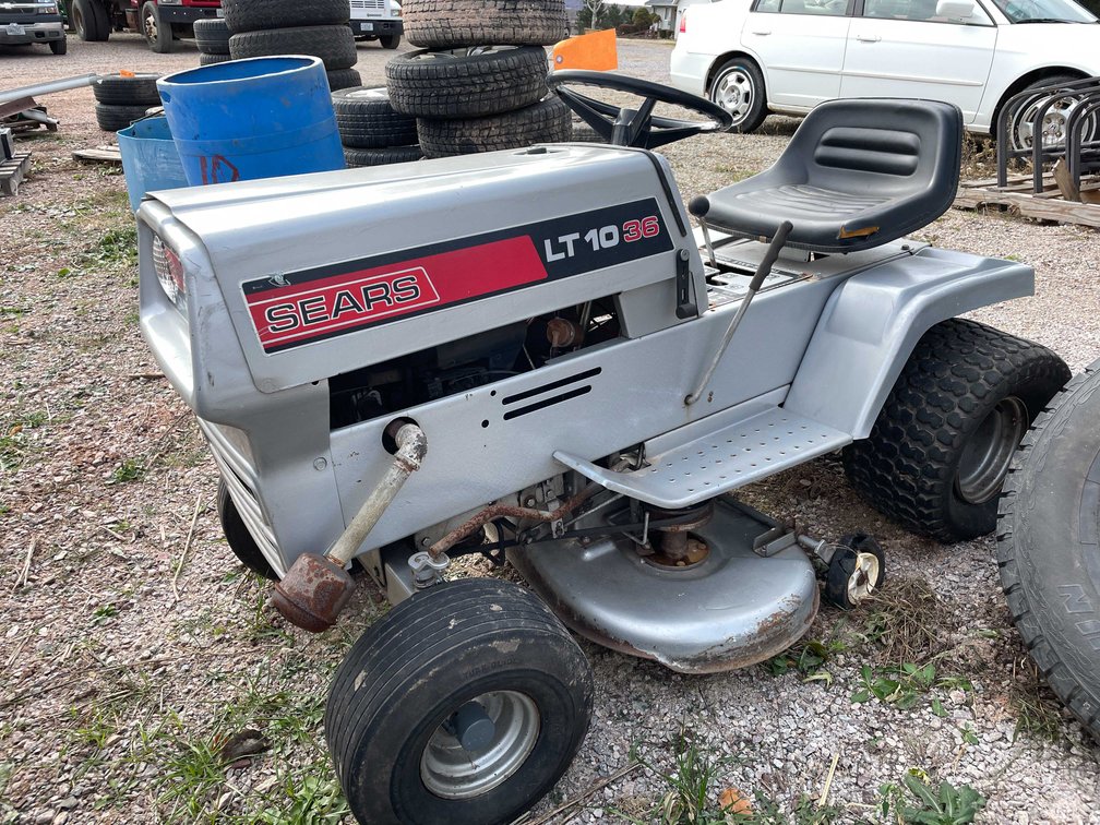 Sears LT 1036 Lawn Tractor 
