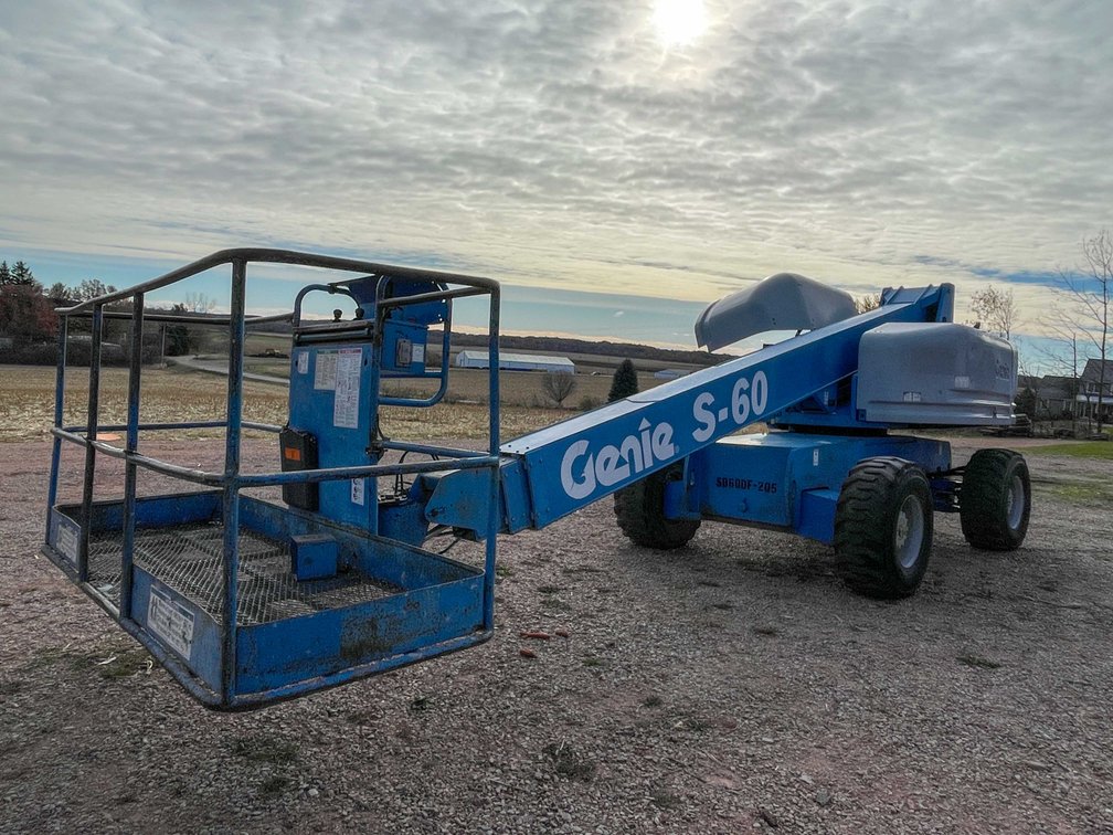 2001 Genie S60 Boomlift