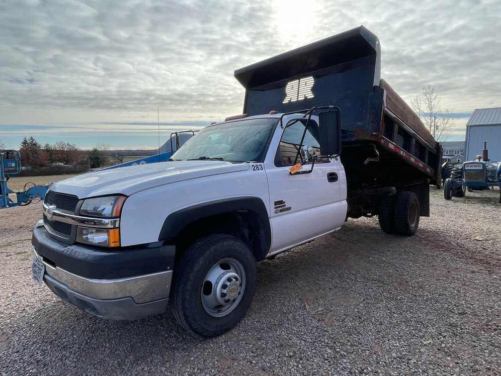 2003 Chevy Silverado 3500 Dump Truck (Has WI Title) 