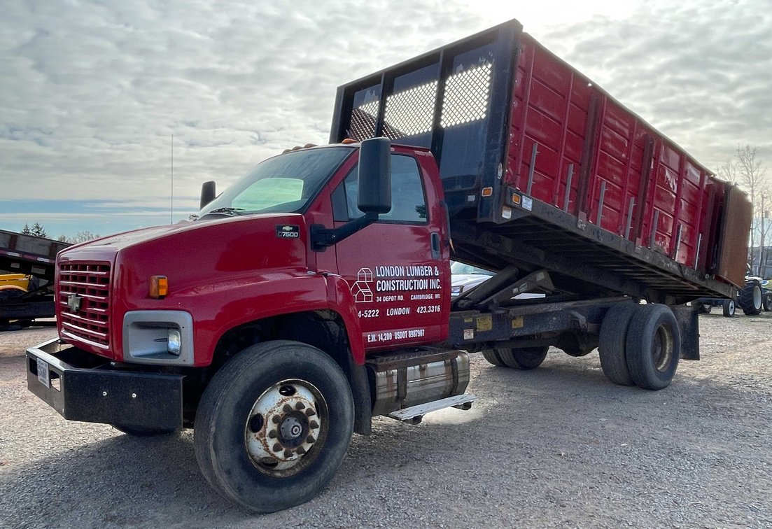 2007 Chevy C7500 Single Axle Dump Truck (Has WI Title)