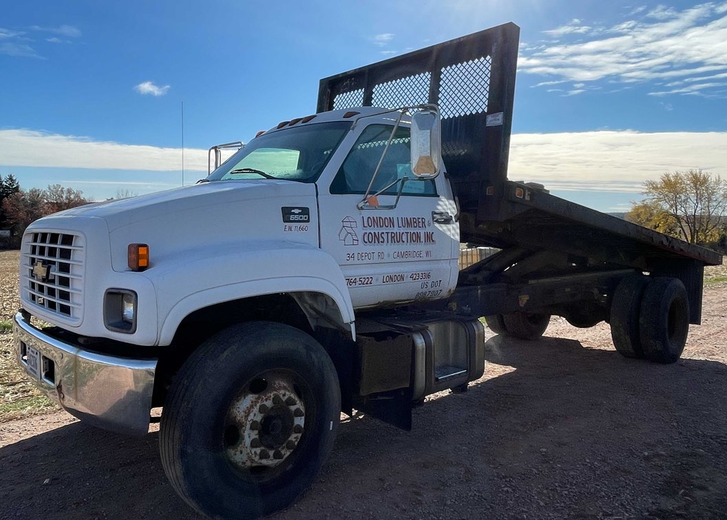 1999 Chevy C6500 Single Axle Dump Flatbed Truck (Has WI Title)