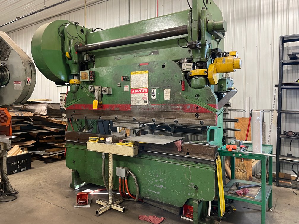 1980 Cincinnati 135 Ton Mechanical Press Brake